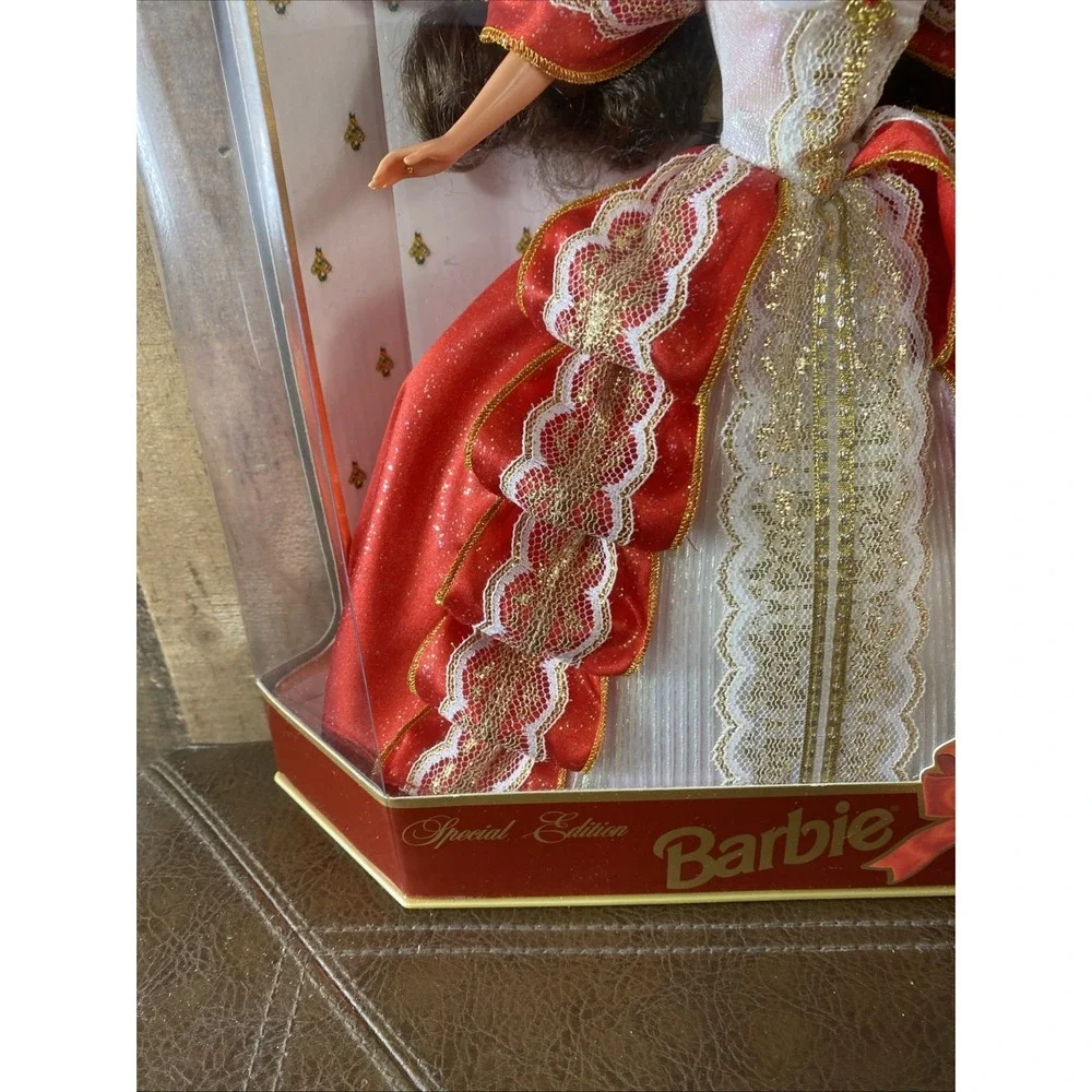 Vintage 1997 Happy Holidays Barbie & Matching Ornament 10th Anniv NIB Damage Box